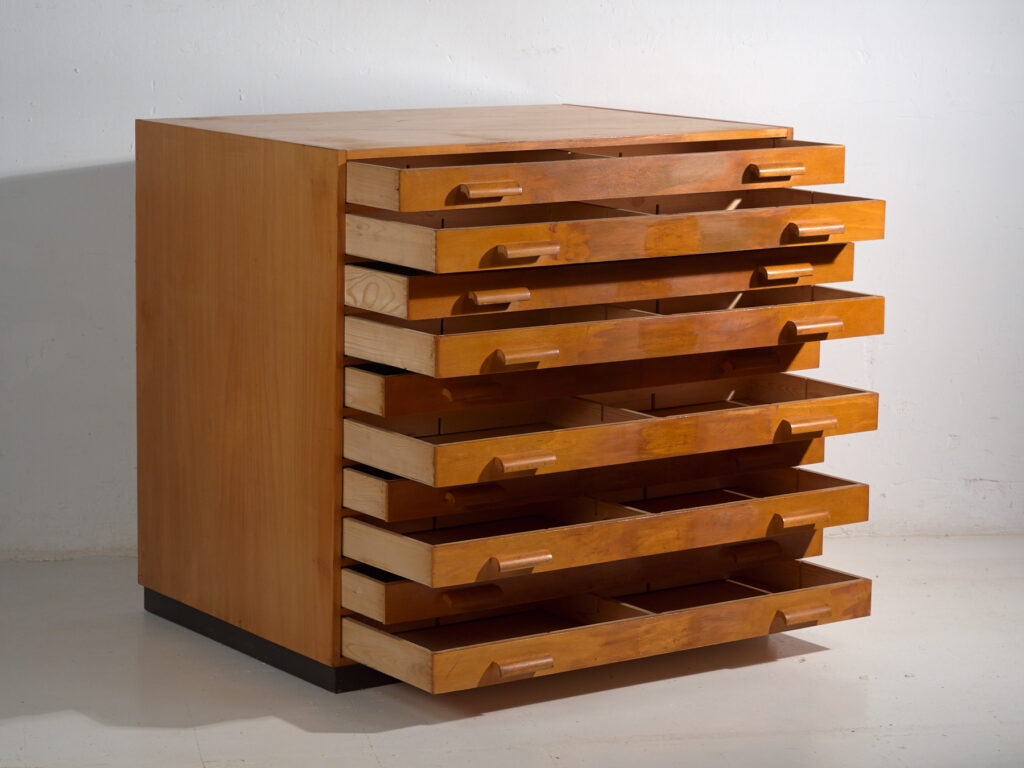 Archivador industrial para planos – Fábrica Škoda (c.1950)