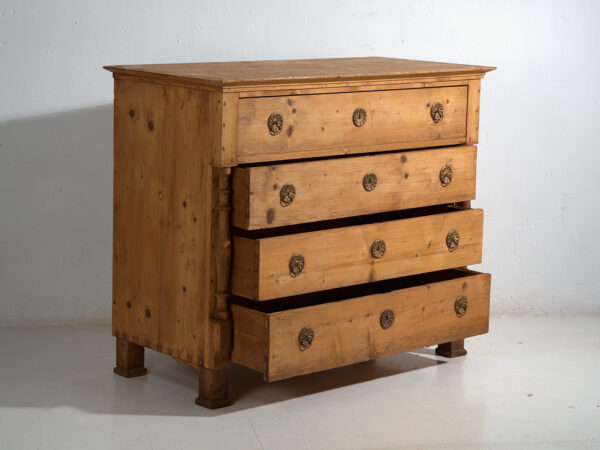 Cómoda antigua de pino macizo – Cajonera rústica europea – circa 1900