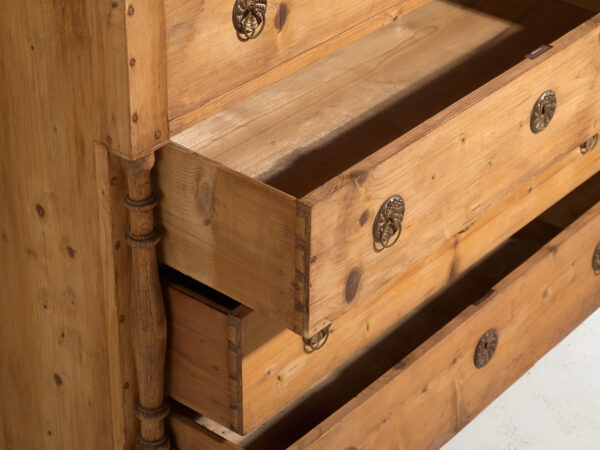 Cómoda antigua de pino macizo – Cajonera rústica europea – circa 1900