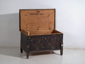 Arcón antiguo de pino macizo – Europa central (Año 1870)