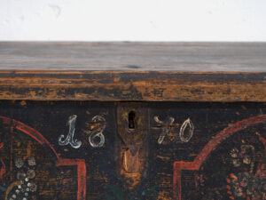 Arcón antiguo de pino macizo – Europa central (Año 1870)