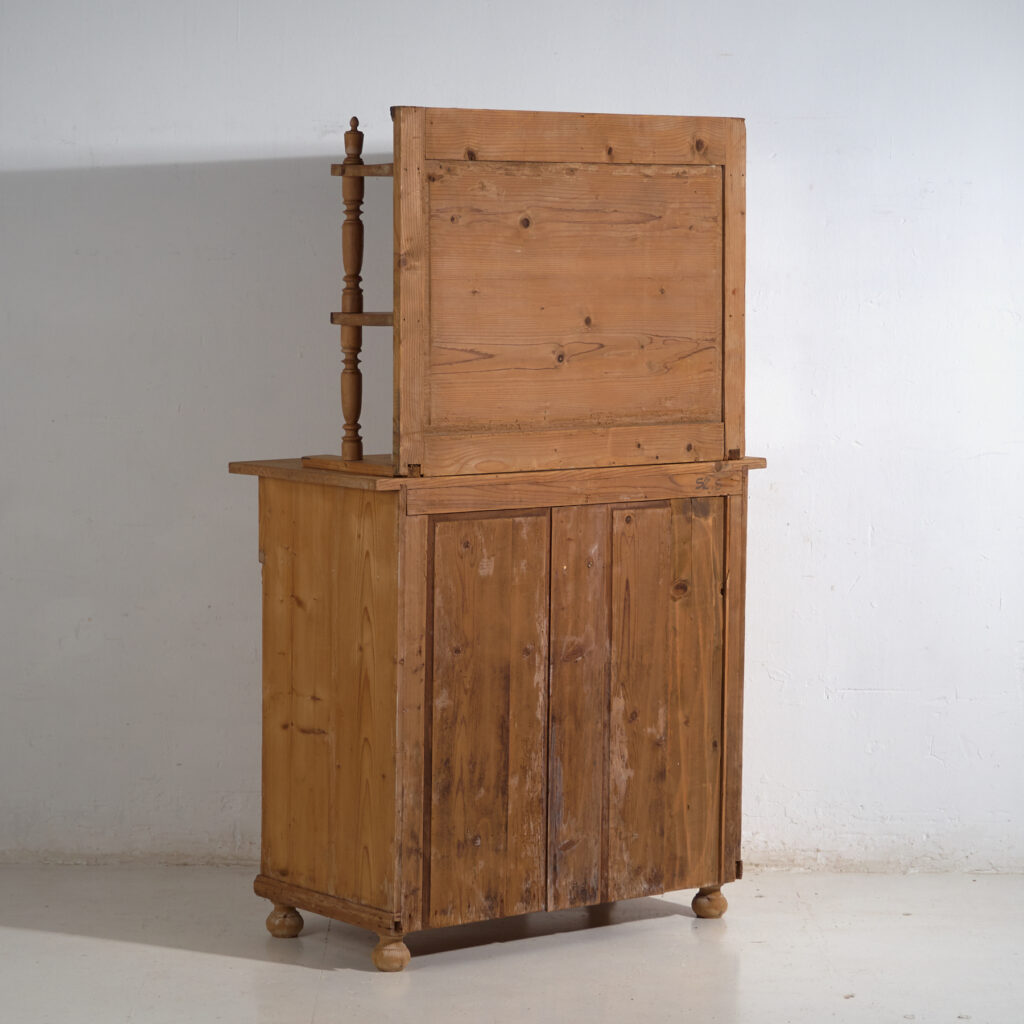 Alacena antigua de pino – Mueble rústico europeo con estantería – circa 1940