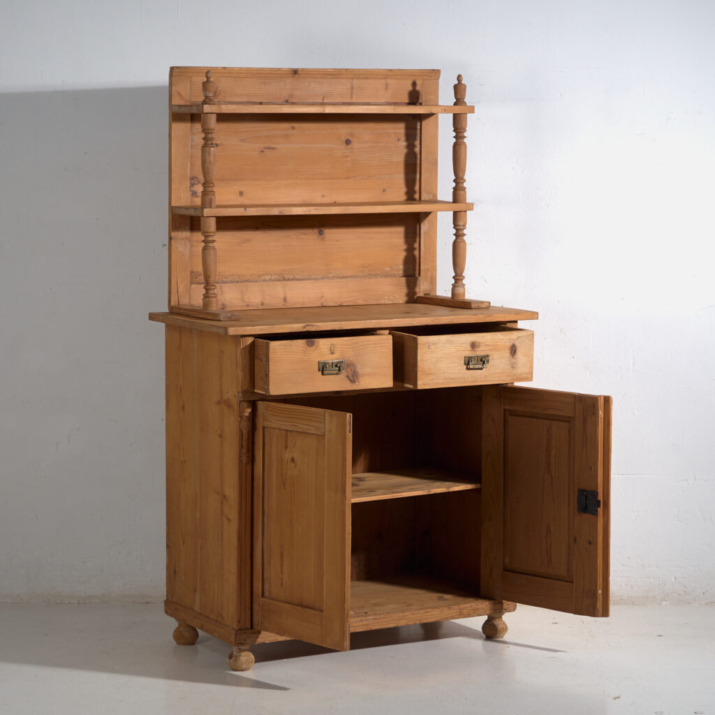 Alacena antigua de pino – Mueble rústico europeo con estantería – circa 1940