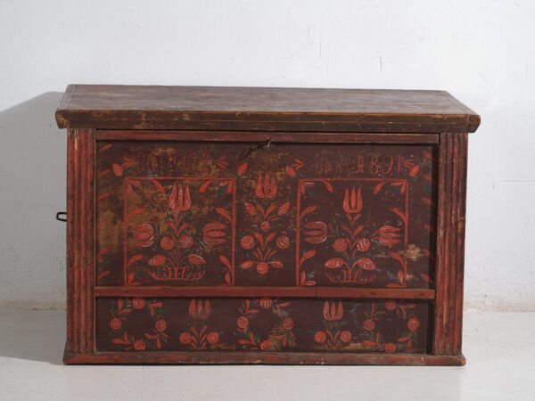 Antique dowry chest in pine with painted tulips – Central Europe, 1891