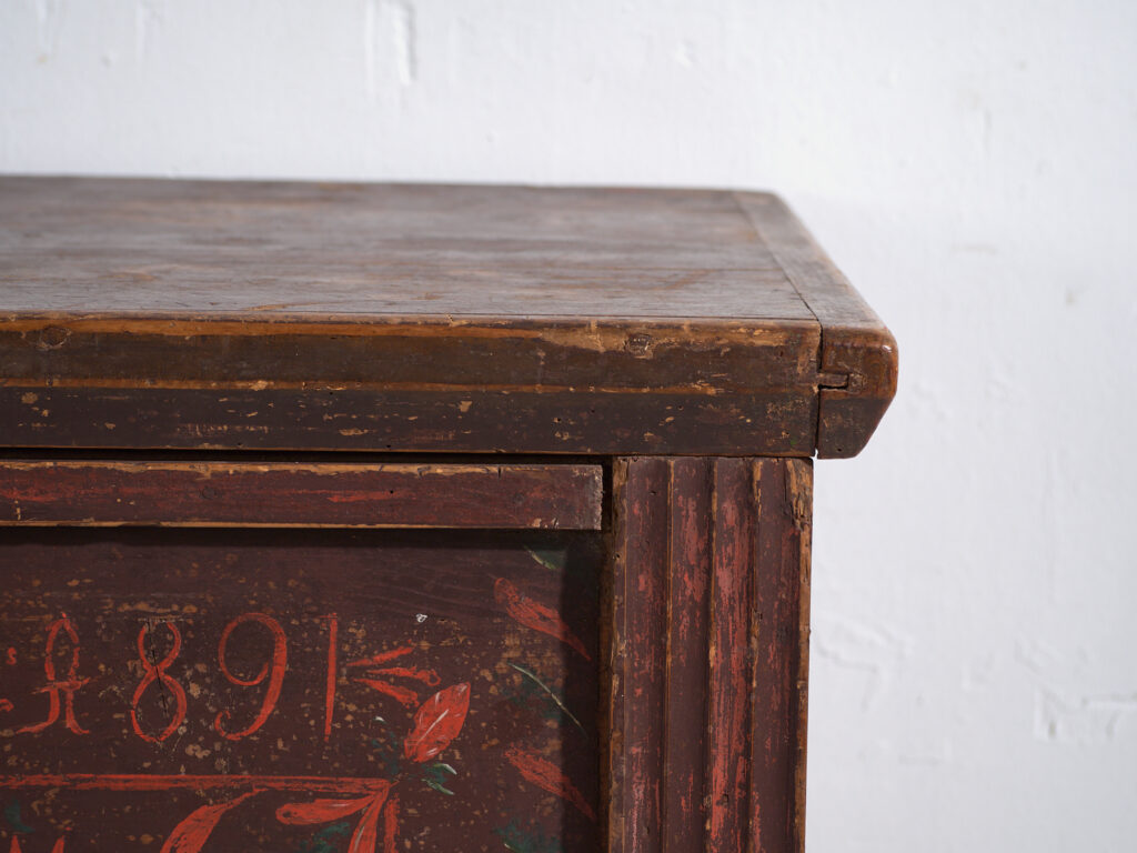 Antique dowry chest in pine with painted tulips – Central Europe, 1891