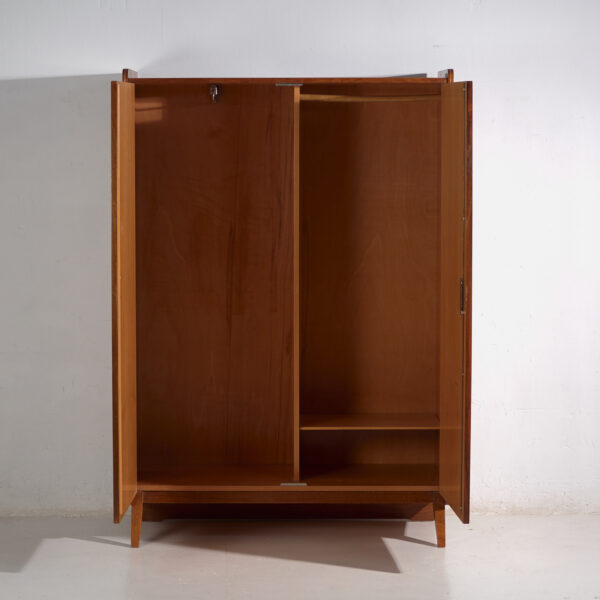 Armario mid-century en palosanto – Checoslovaquia, atribuido a Pravánec, años 50