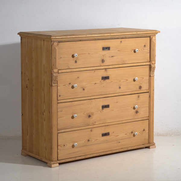 Tall central-European chest of four drawers in washed pine – Central Europe, circa 1900