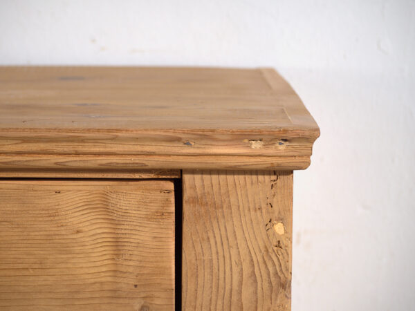 Central-European chest of three drawers in washed pine – Central Europe, circa 1900
