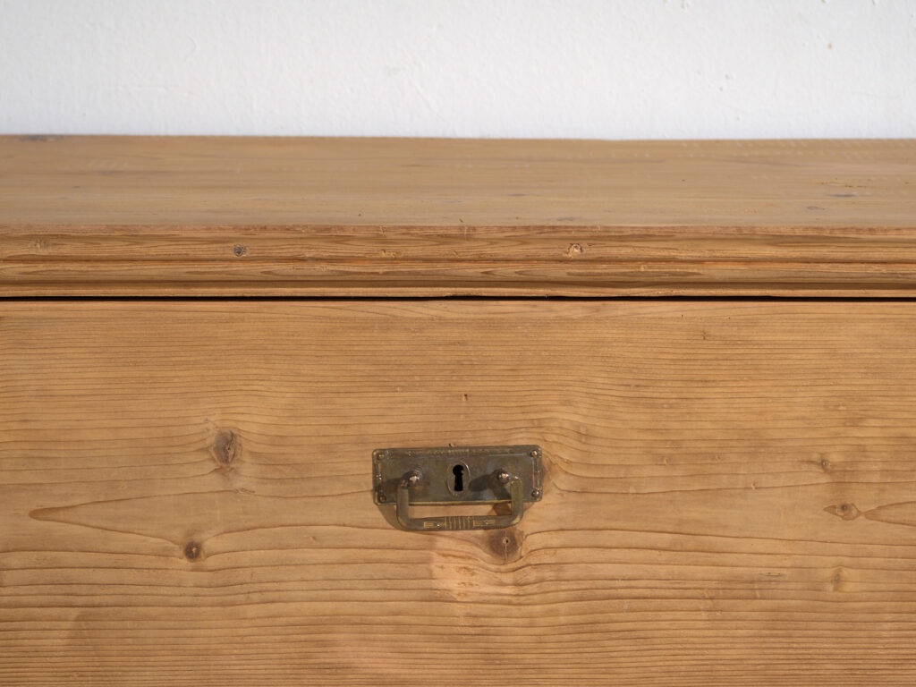 Central-European chest of three drawers in washed pine – Central Europe, circa 1900