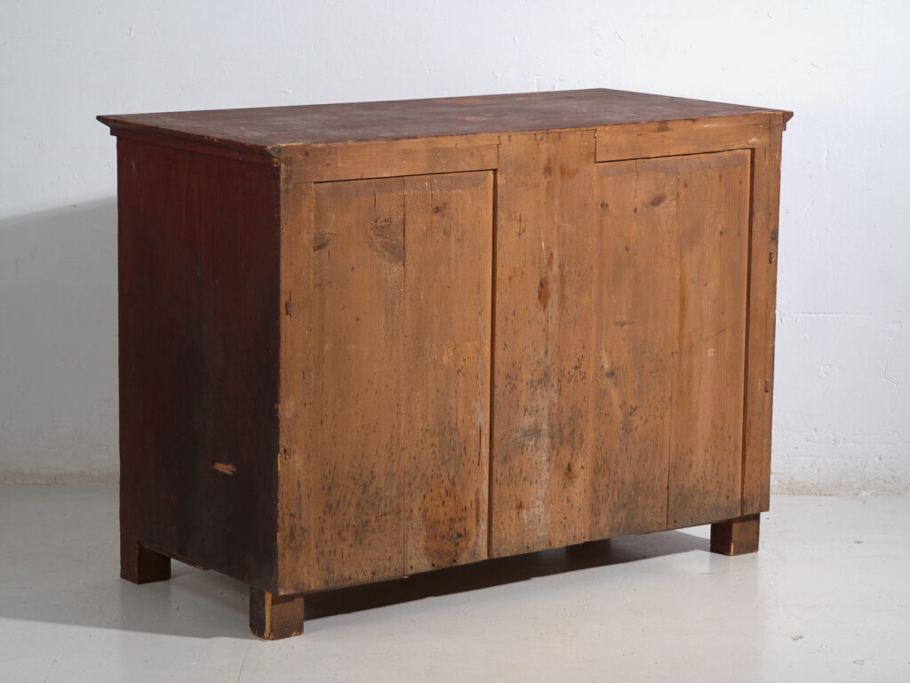 Commode Biedermeier d'Europe centrale en pin à quatre tiroirs – Europe centrale, vers 1850