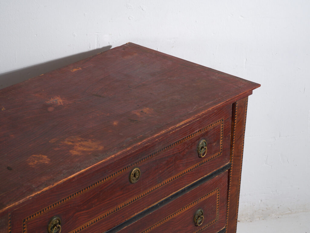 Commode Biedermeier d'Europe centrale en pin à quatre tiroirs – Europe centrale, vers 1850