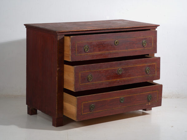 Commode Biedermeier d'Europe centrale en pin à quatre tiroirs – Europe centrale, vers 1850
