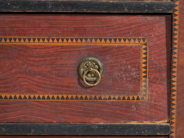 Commode Biedermeier d'Europe centrale en pin à quatre tiroirs – Europe centrale, vers 1850
