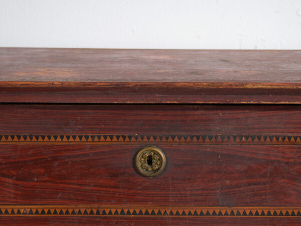 Commode Biedermeier d'Europe centrale en pin à quatre tiroirs – Europe centrale, vers 1850