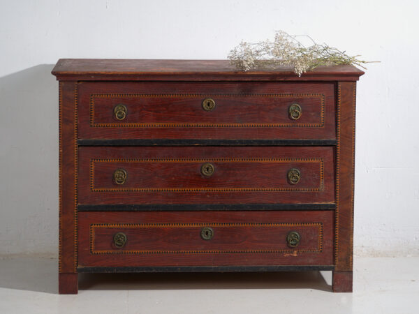 Commode Biedermeier d'Europe centrale en pin à quatre tiroirs – Europe centrale, vers 1850
