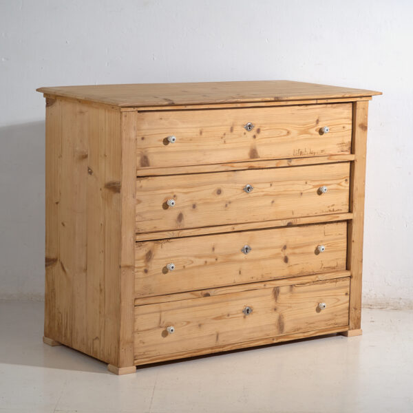 Chest of drawers in stripped pine – Central Europe, circa 1920