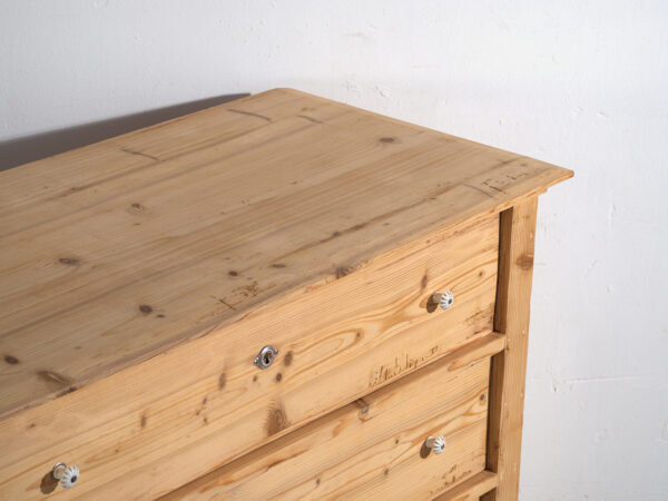 Chest of drawers in stripped pine – Central Europe, circa 1920