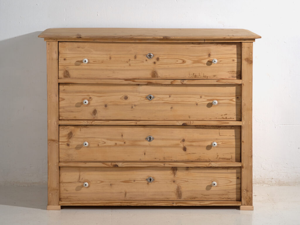 Chest of drawers in stripped pine – Central Europe, circa 1920