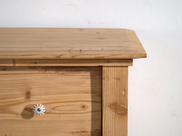 Chest of drawers in stripped pine – Central Europe, circa 1920