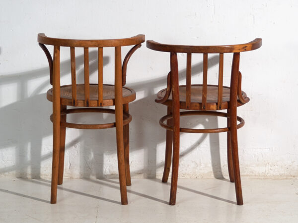 Conjunto de cuatro sillas estilo Thonet de madera curvada – Centroeuropa, circa 1920
