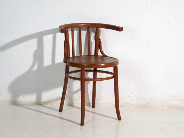 Conjunto de cuatro sillas estilo Thonet de madera curvada – Centroeuropa, circa 1920