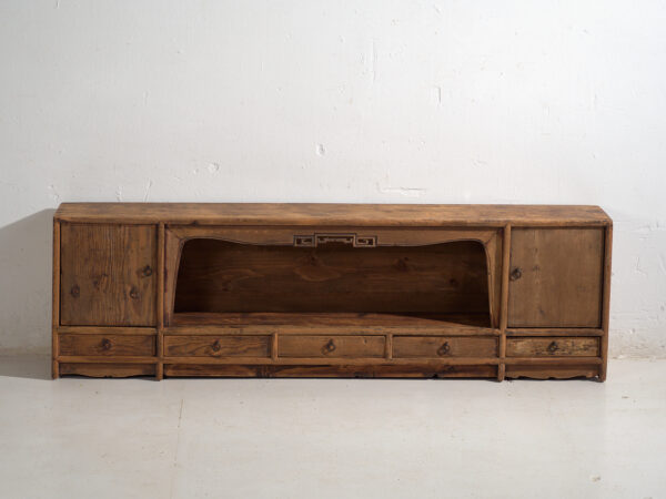 Buffet bas ancien en bois de pin – Chine, circa 1930