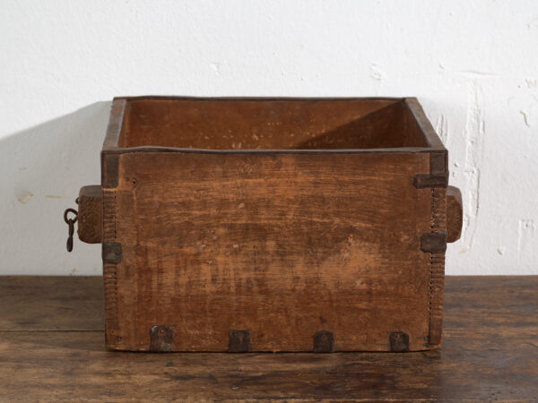 Cesta china antigua de madera – China, circa 1900