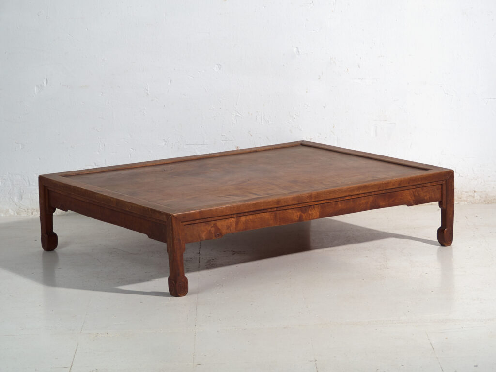 Mesa baja antigua japonesa en madera de keyaki – Japón, circa 1900