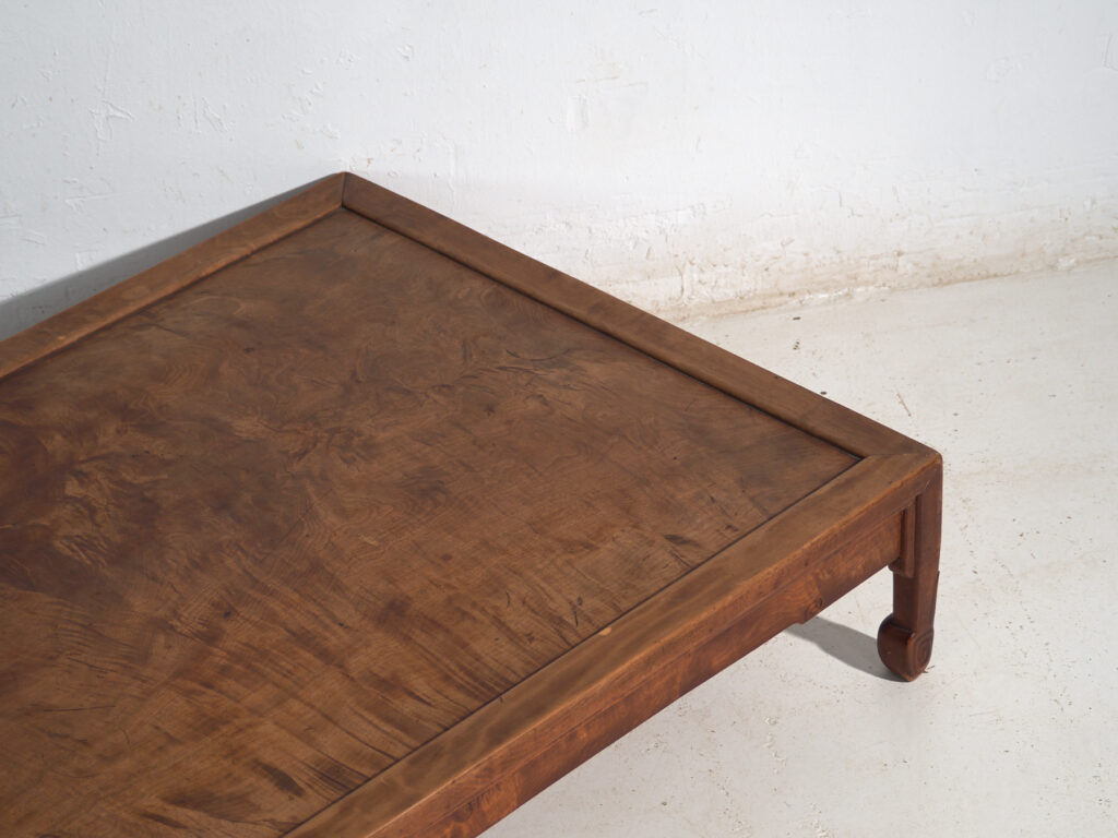 Mesa baja antigua japonesa en madera de keyaki – Japón, circa 1900