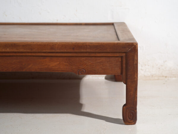 Mesa baja antigua japonesa en madera de keyaki – Japón, circa 1900
