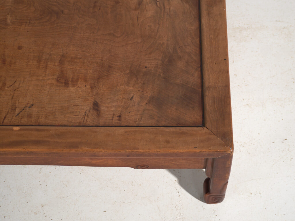 Mesa baja antigua japonesa en madera de keyaki – Japón, circa 1900