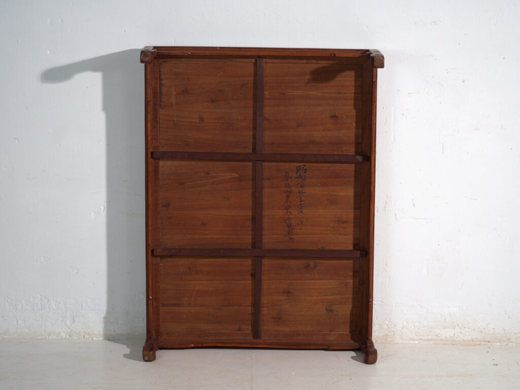 Mesa baja antigua japonesa en madera de keyaki – Japón, circa 1900