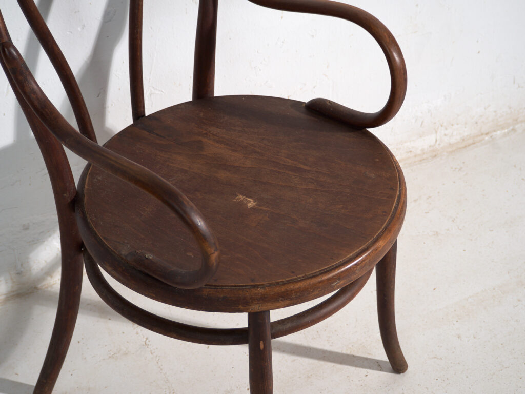 Sillón antiguo de madera curvada Thonet – Europa central, circa 1900