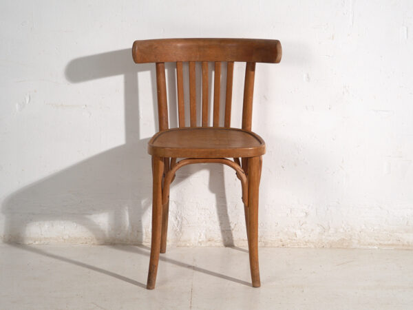 Pareja de sillas estilo Thonet de madera curvada con respaldo bajo – Centroeuropa, circa 1920