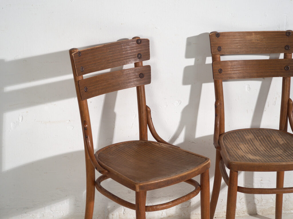 Pareja de sillas Mundus-Borlo de madera curvada – Rumanía, circa 1920
