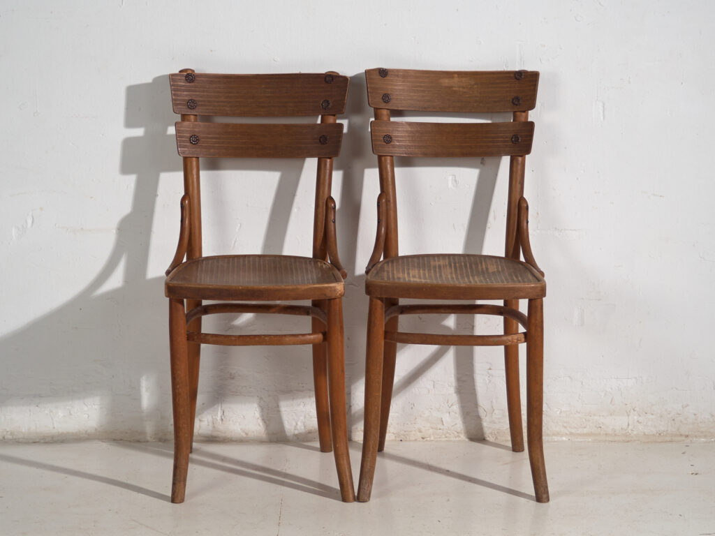 Pareja de sillas Mundus-Borlo de madera curvada – Rumanía, circa 1920