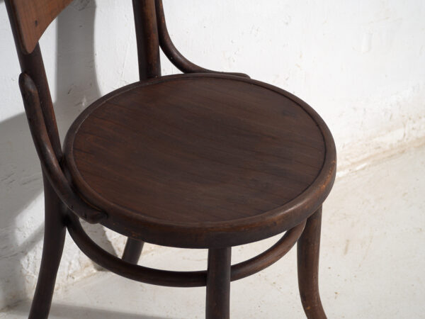 Pareja de sillas estilo Thonet de madera curvada con respaldo de tabla curva – Centroeuropa, circa 1920