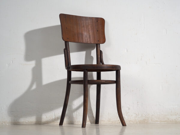 Pareja de sillas estilo Thonet de madera curvada con respaldo de tabla curva – Centroeuropa, circa 1920