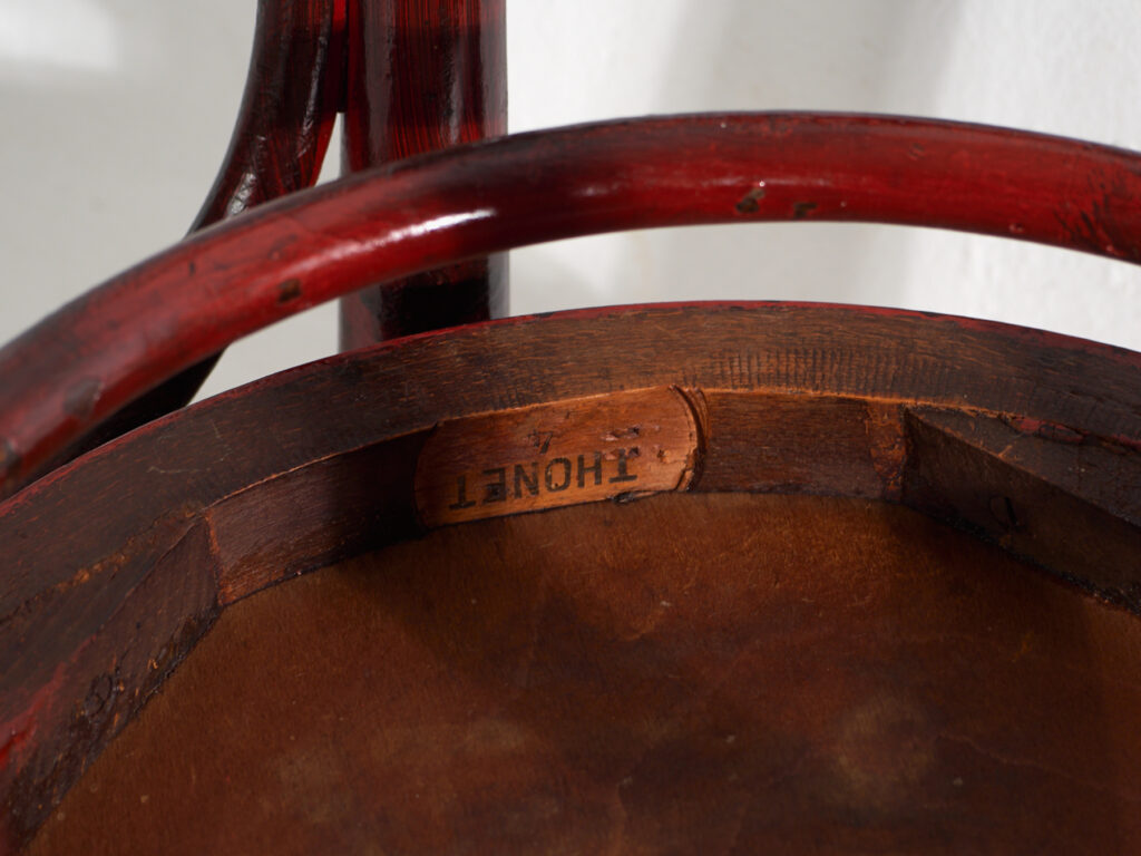 Ensemble de 4 chaises anciennes en bois courbé Thonet – Europe centrale, circa 1900