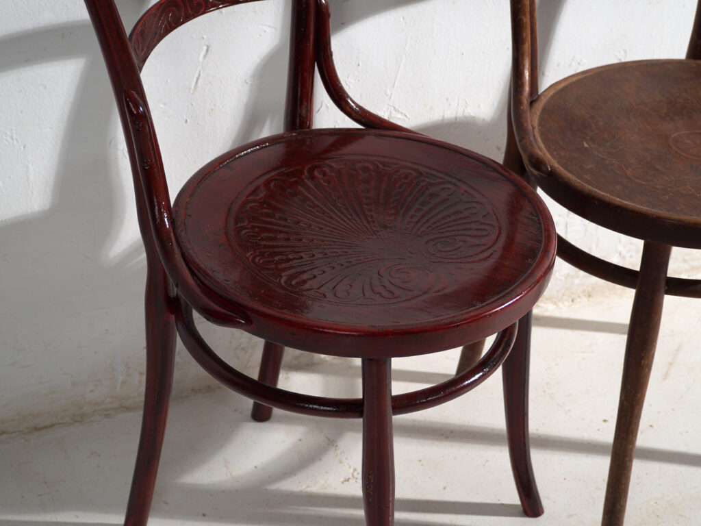 Ensemble de 4 chaises anciennes en bois courbé Thonet – Europe centrale, circa 1900