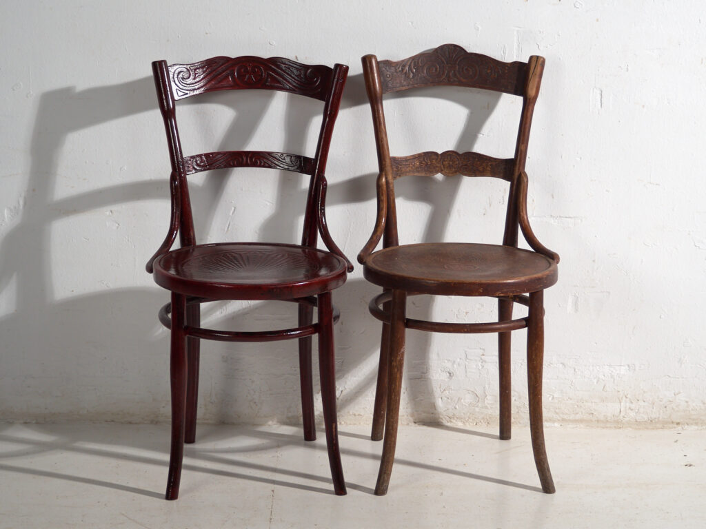 Ensemble de 4 chaises anciennes en bois courbé Thonet – Europe centrale, circa 1900