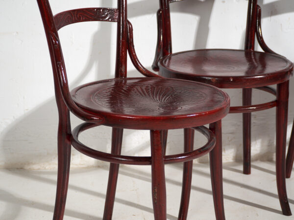 Ensemble de 4 chaises anciennes en bois courbé Thonet – Europe centrale, circa 1900