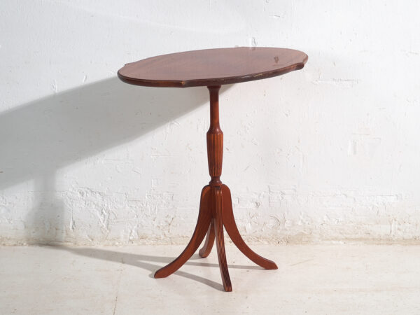 Velador antiguo trípode en madera de caoba – Europa central, circa 1930