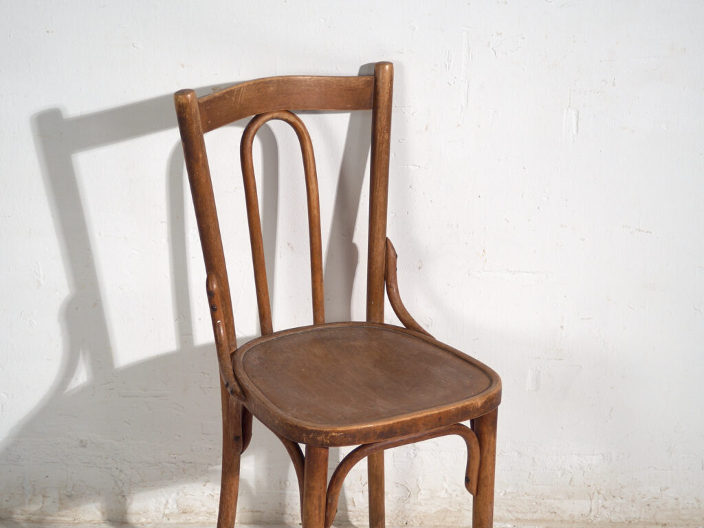 Conjunto de 6 sillas antiguas de madera curvada estilo Thonet – Europa central, circa 1900