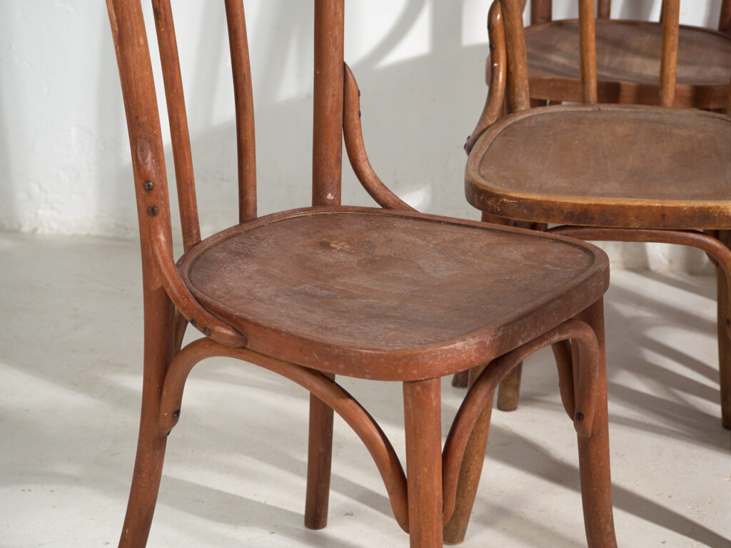 Conjunto de 6 sillas antiguas de madera curvada estilo Thonet – Europa central, circa 1900