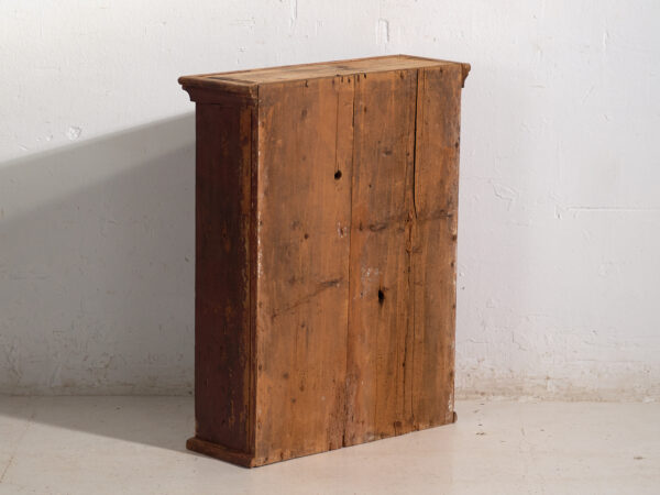 Armario antiguo pintado en madera de pino – Europa central, circa 1900