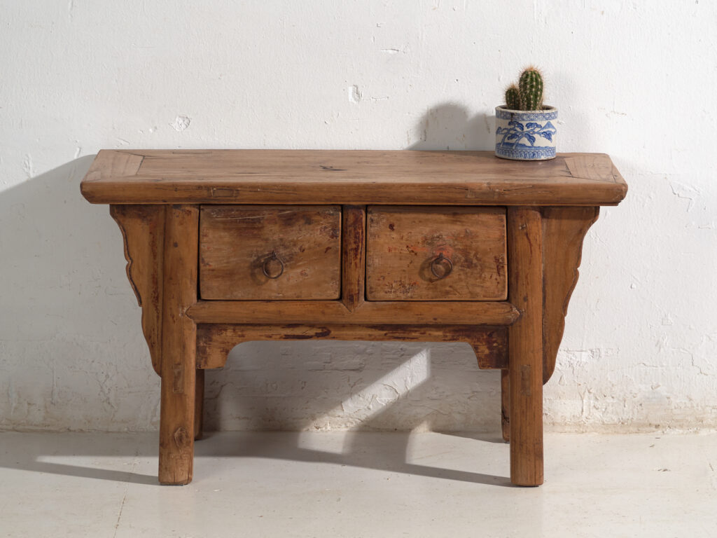 Shanxi low console in elm with drawers – China, circa 1930