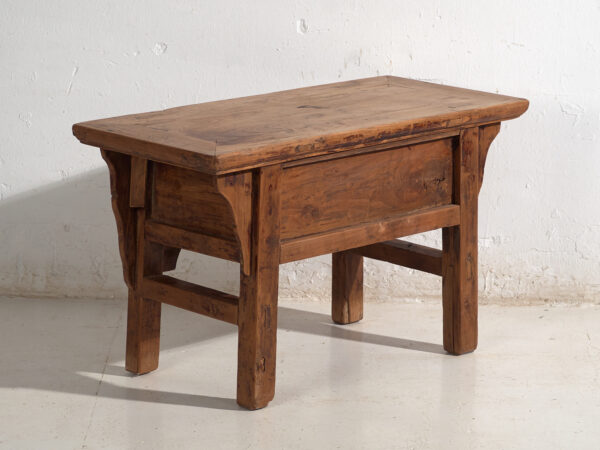 Shanxi low console in elm with drawers – China, circa 1930