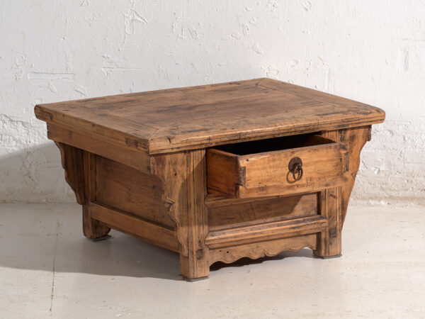 Mesa kang Shanxi en olmo con cajón – China, circa 1930