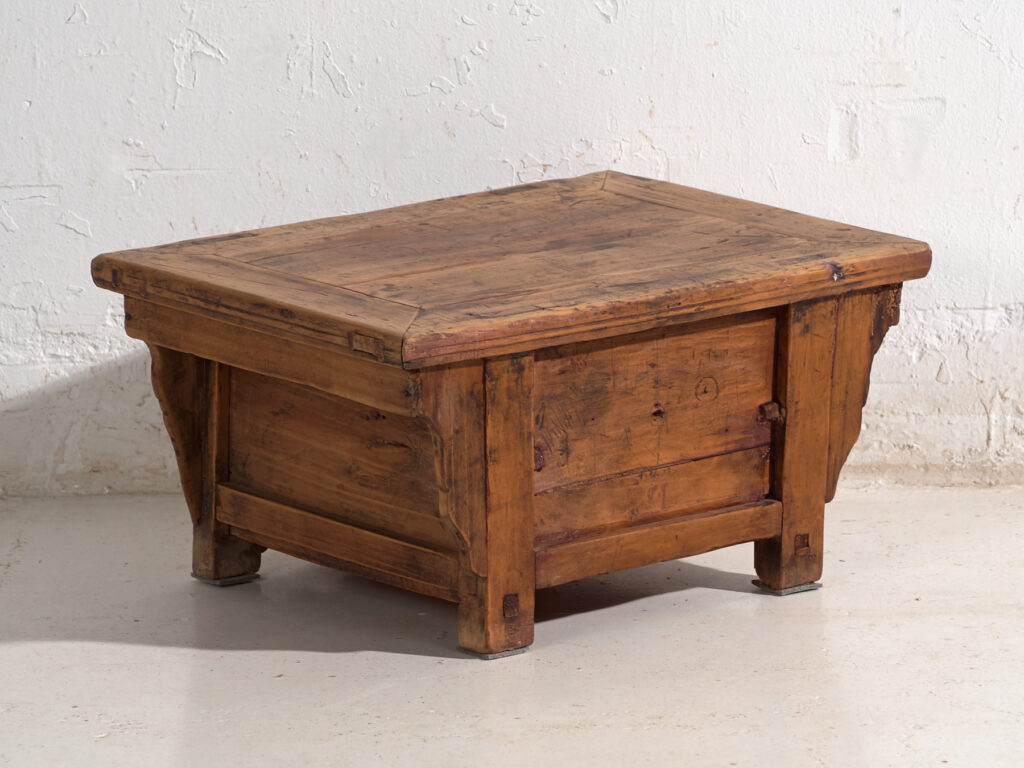 Mesa kang Shanxi en olmo con cajón – China, circa 1930